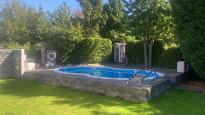 Exklusives, freistehendes Einfamilienhaus mit Pool, Sauna, Kamin & großer Garage in DU-Röttgersbach