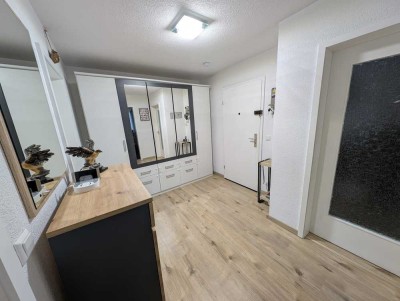 *RESERVIERT*Exklusive, gepflegte 2-Raum-Hochparterre-Wohnung mit gehobener Innenausstattung mit EBK