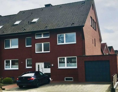 Helle Erdgeschosswohnung mit sonnigem Garten und eigener Garage