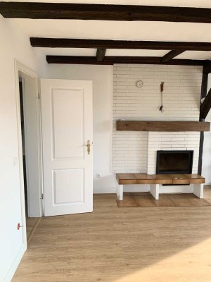 Ostviertel Altbauwohnung mit Charme und Loggia – zentrumsnah und ruhig gelegen