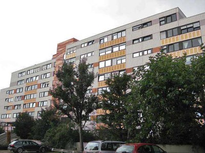 Modernisierte 2-Zimmer-Wohnung im Terrassenhaus in zentraler Lage!