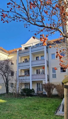 Schöne Dreiraumwohnung mit Sonnenbalkon und Stellplatz!