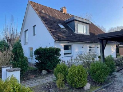 PRIVAT schicke Eigentumswohnung Top-Lage in einem 2 Familienhaus, mit Gartenanteil. SOFORT VERFÜGBAR