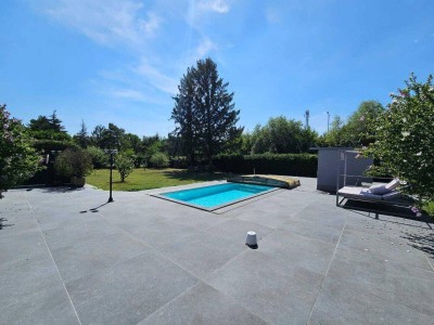 Einfamilienhaus mit hochwertiger Ausstattung | Wintergarten, Pool und ca. 1600m² Eigengrund!