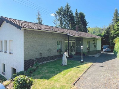 Wohnen auf einer Ebene! Einfamilienhaus mit separatem Wohnteil!
