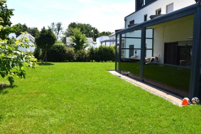 **Neuwertiges Dreifamilienwohnhaus mit Garten und eigener Tiefgarage in Lichtenau**