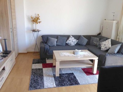 Helle, vermietete 3 Zimmer Wohnung mit Balkon