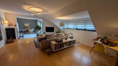 Helle und gemütliche DG-Maisonette-Wohnung mit Fernblick in Kriftel