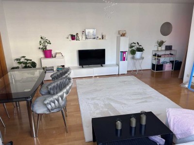 Freundliche und gepflegte 2-Zimmer-Hochparterre-Wohnung mit Einbauküche in Königsfeld im Schwarzwald