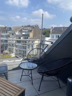 Wunderschöne, zentrale Maisonette-Wohnung mit Dachterrasse zur Zwischenmiete (Okt-Jan)