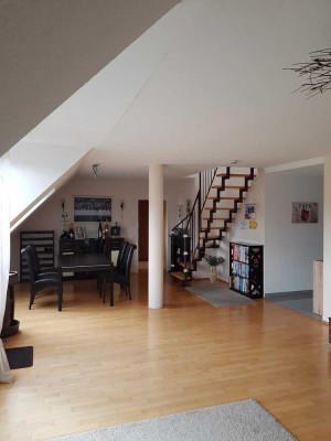 Lebensqualität am Borbecker Schloss-Park - 4,5 Zimmer Wohnung mit Sonnen-Balkon und Tiefgaragenplatz