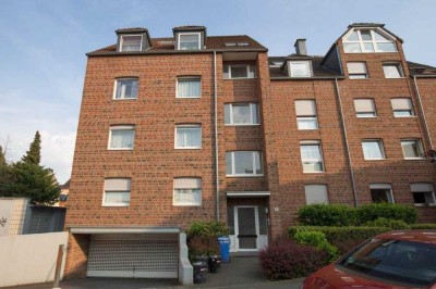 Schöne ruhige 4-Zimmer-Wohnung mit Balkon in Mönchengladbach Rheydt-City