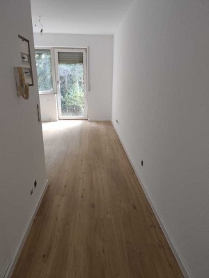 Kernsanierte  1 ZKB  Wohnung in ruhiger Lage mit Garten