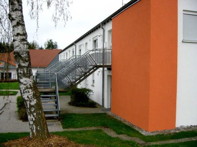 Attraktive 3,5-Zimmer-EG-Wohnung im Grünen; Kliniknähe; EBK ; Laminatböden