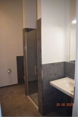 Neu sanierte komfotable 2 Raum Wohnung