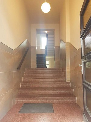 Schöne 3-Zimmer-Erdgeschosswohnung mit Balkon und Einbauküche in Hannover-List