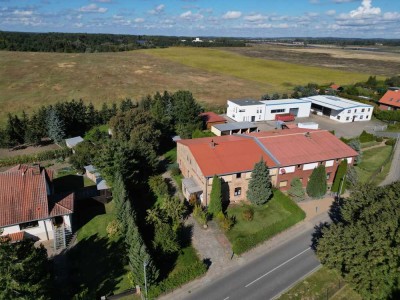 Doppelhaushälfte mit Potenzial in Warenshof