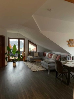 Schöne helle, neu sanierte Wohnung mit zweieinhalb Zimmern sowie Balkon und EBK in Murr