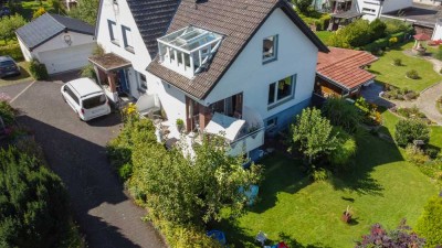 Freistehendes Ein- bis Zweifamilienhaus mit großem Garten in ruhiger Lage, Warstein