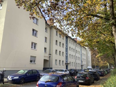 Erstbezug nach Komplettrenovierung,  schöne 2 Zimmer Wohnung mit  Wohnküche