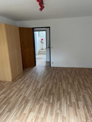 Exklusive, sanierte 1-Zimmer-Souterrain-Wohnung in Darmstadt