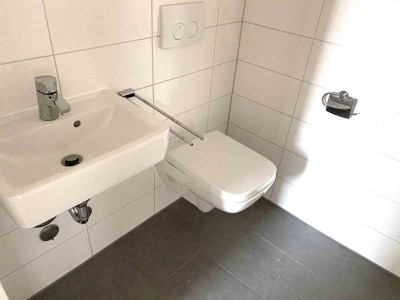 Schöne, helle 2-Zimmer-Wohnung mit modernem Badezimmer