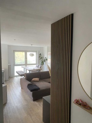 Vollständig renovierte 2-Zimmer-Wohnung mit Balkon und Einbauküche in Nackenheim