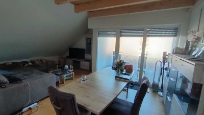 Neuwertige 2,5-Zimmer-Wohnung über 2 Etagen mit Balkon in Untereisesheim