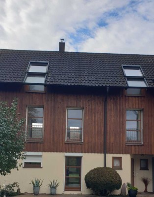 "Blick ins Grüne" 3 Zimmer-Wohnung auf zwei Ebenen mit Garten