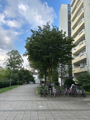Helle 2-Zimmer-Wohnung mit Loggia & Stellplatz in Haar