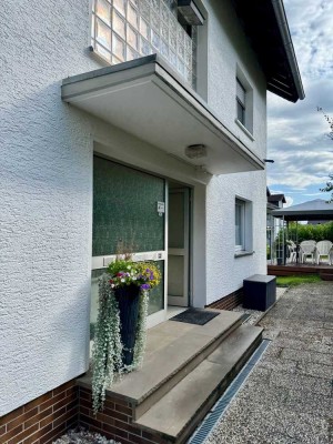 Ansprechende 3,5-Zimmer-EG-Wohnung mit Balkon in Overath