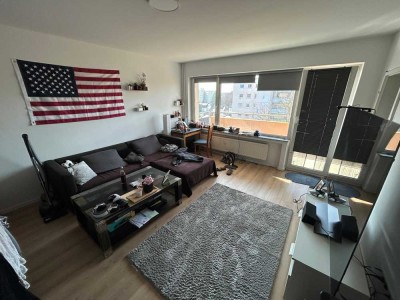 Renovierte 2 ZKB mit Balkon und Einbauküche