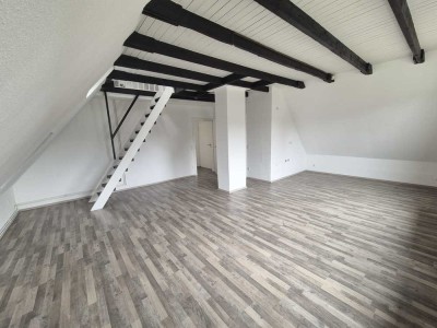 Freundliche 2-Zimmer-Maisonette-Wohnung mit Balkon in Essen