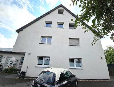 Provisionsfrei! Attraktive Dachgeschosswohnung mit Balkon und Garage