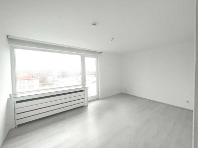 Sanierte 4 Zimmer WHG mit Balkon u. neuem Bad