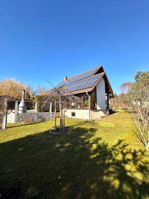 Familientraum! Großzügiges Einfamilienhaus mit Solaranlage und herrlichem Garten in idyllischer Lage