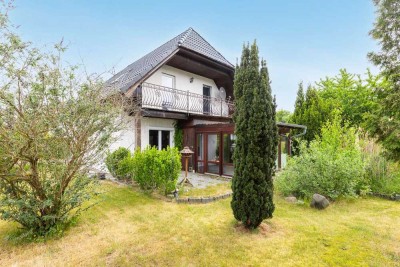 Bahnhofsnah! Einbauküche, Wintergarten, Kamin, Balkon, Carport usw.: Einfamilienhaus in Rehfelde