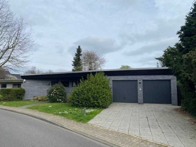 Preisreduktion! Voll unterkellerter Bungalow mit Doppelgarage in Kaarst-Holzbüttgen