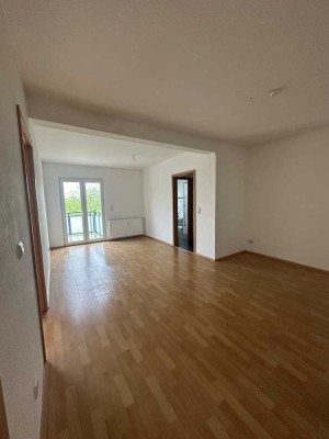 Helle 3-ZKDB-Wohnung mit Balkon