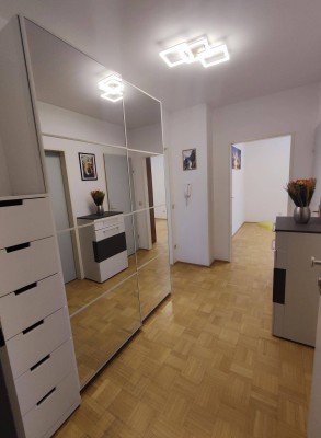 Teilmöblierte 3-Zimmer-Wohnung mit Balkon und Tiefgaragenstellplatz