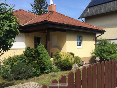 TOPLAGE ROSENHÜGEL – BUNGALOW IN TOPZUSTAND MIT AUSBAUPOTENTIAL