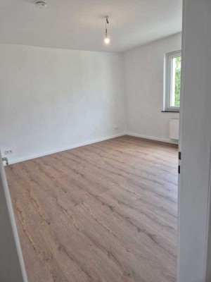 Erstbezug nach Kernsanierung 3,5 Zimmerwohnung in Elze zu Vermieten