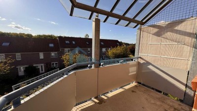 4- Zimmer- Familienwohnung mit Balkon im beliebten Stadtviertel Lindenberg, neuwertige EBK