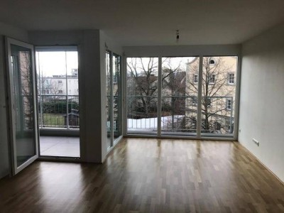 Helle 3-Zimmerwohnung mit Wintergarten in Seenähe