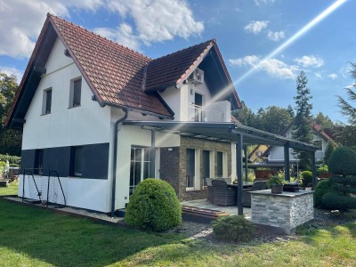 Wunderschönes neuwertiges Einfamilienhaus In herrlicher Ruhelage