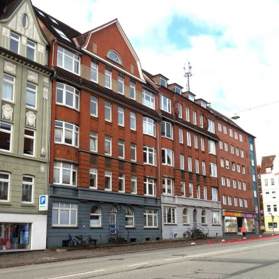Provisionsfrei: Schöne, große, lichtdurchflutete Wohnung im Zentrum von Kiel