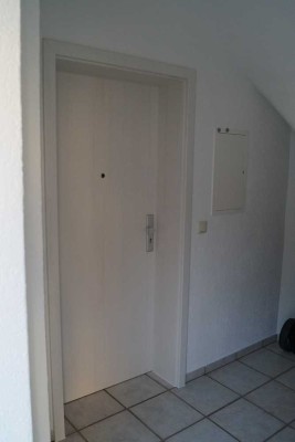 Exklusive, vollständig renovierte 3-Raum-EG-Wohnung mit Balkon und EBK in Pulheim