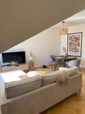 Vollmöbliertes 2-Zimmer Loft mit Aufzug im Altbau 190