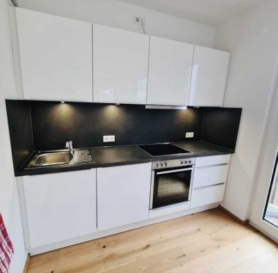 Neuwertige, moderne Terrassenwohnung inkl. Einbauküche und TG Stellplatz in Laichingen