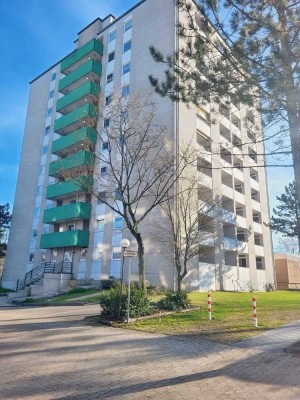 Charmante 2,5-Zimmer-Eigentumswohnung mit Balkon und Süd-Ausrichtung in gepflegtem Hochhaus in Celle